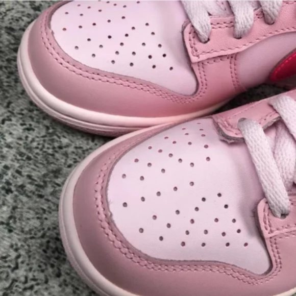 Women Nike Dunk Low Triple Pink Sneakers Athletic Shoes - Picture 6 of 7